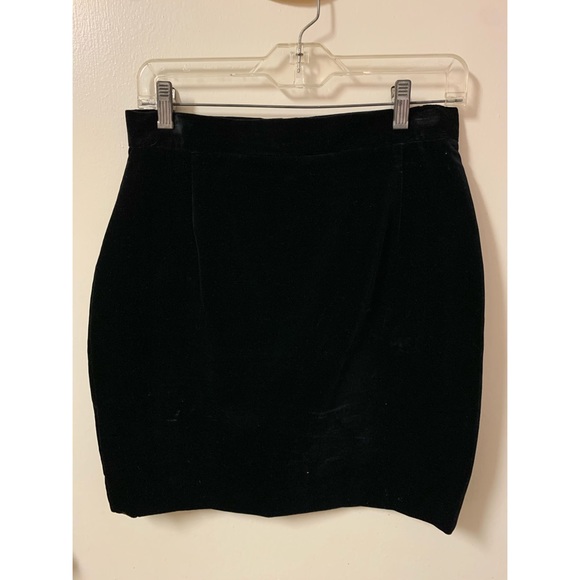 Women’s Dominique Velvet Skirt Size 48 - Picture 2 of 2